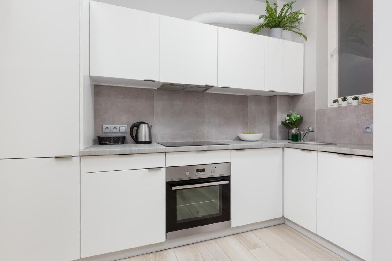 City Center Apartments Hoza By Noclegi Renters Warschau Buitenkant foto